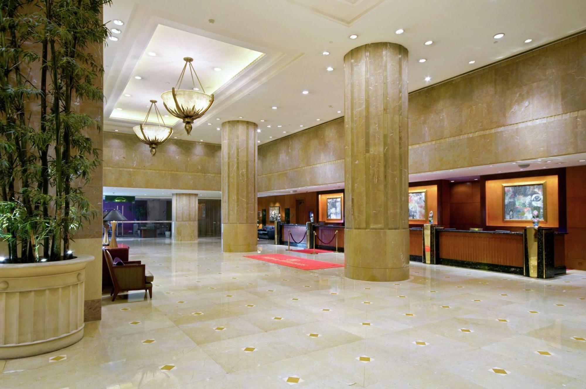 Hilton Chongqing Hotel Esterno foto